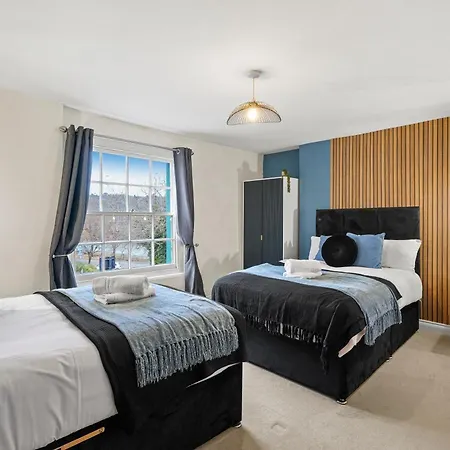 Stylish Penthouse On Harbourside